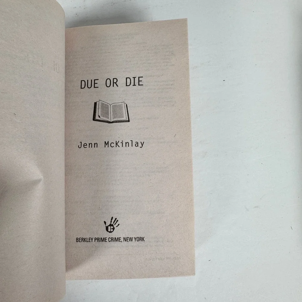 Due or Die Jenn McKinlay 2012‎ First Printing Library Lover's Mystery Berkley